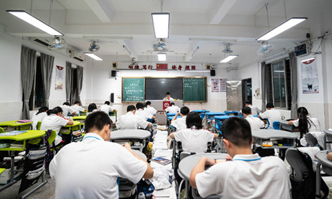 健康教室照明，助力現(xiàn)代化教學(xué)